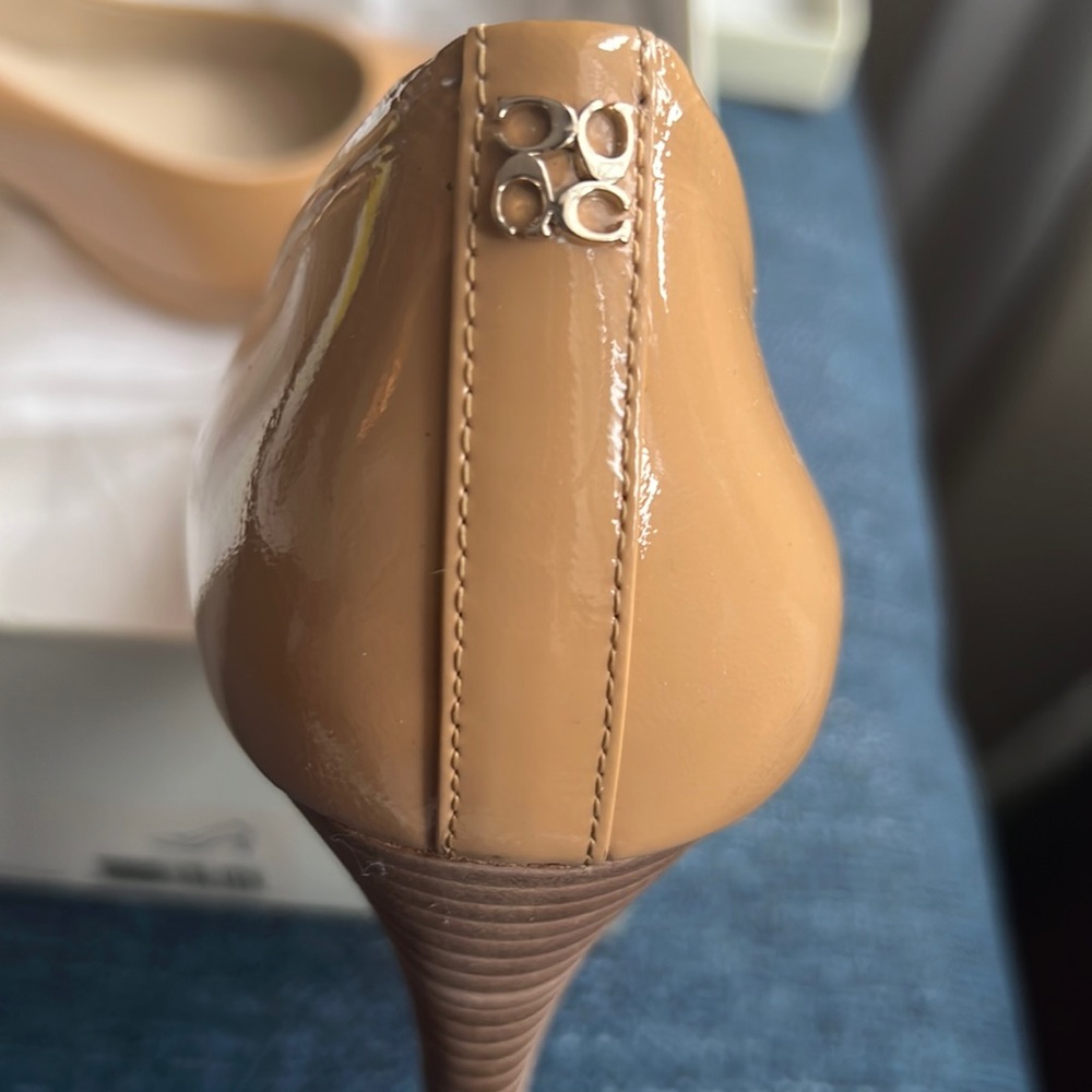 Ladies shoes